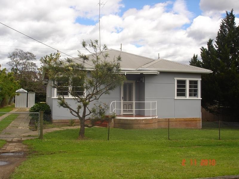 4 Levitt Street, Wyong NSW 2259