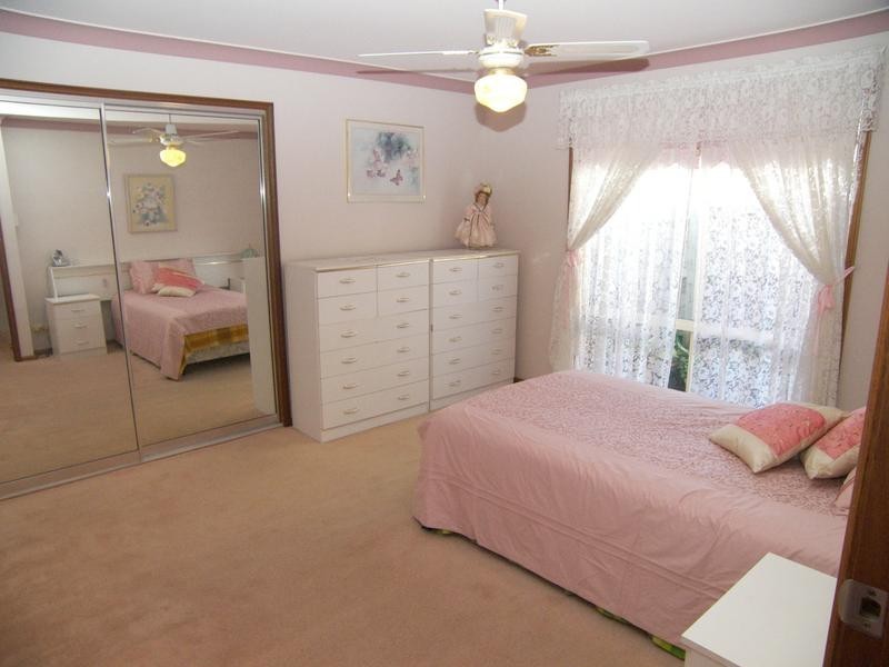 18 Twin Lakes Drive, Lake Haven NSW 2263