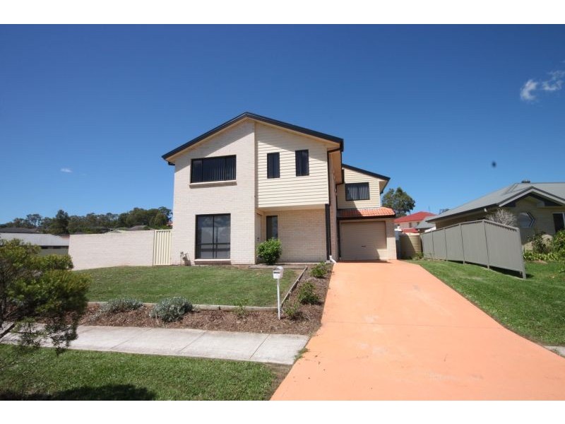 1/10 Mead Way, Watanobbi NSW 2259