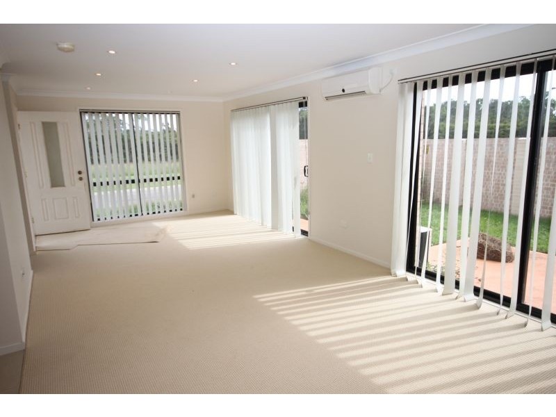 1/10 Mead Way, Watanobbi NSW 2259