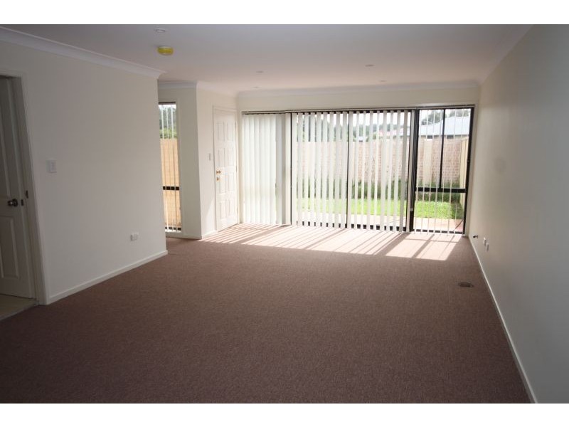 2/10 Mead Way,, Watanobbi NSW 2259