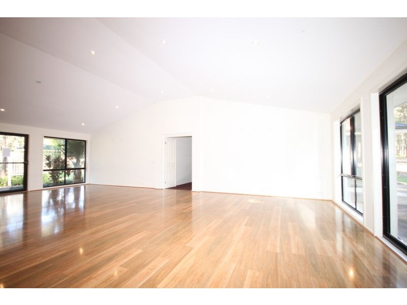 52 Burlington Avenue ., Jilliby NSW 2259