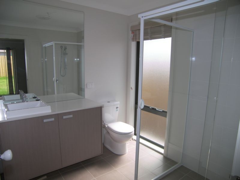 8 Yellow Rose Terrace, Hamlyn Terrace NSW 2259