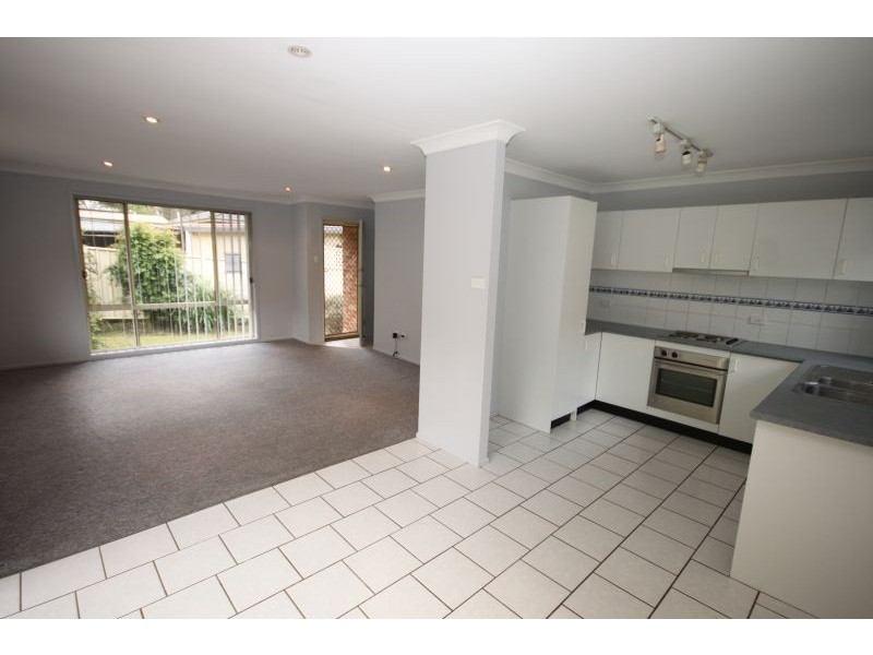 2/224a Pacific Highway, Watanobbi NSW 2259