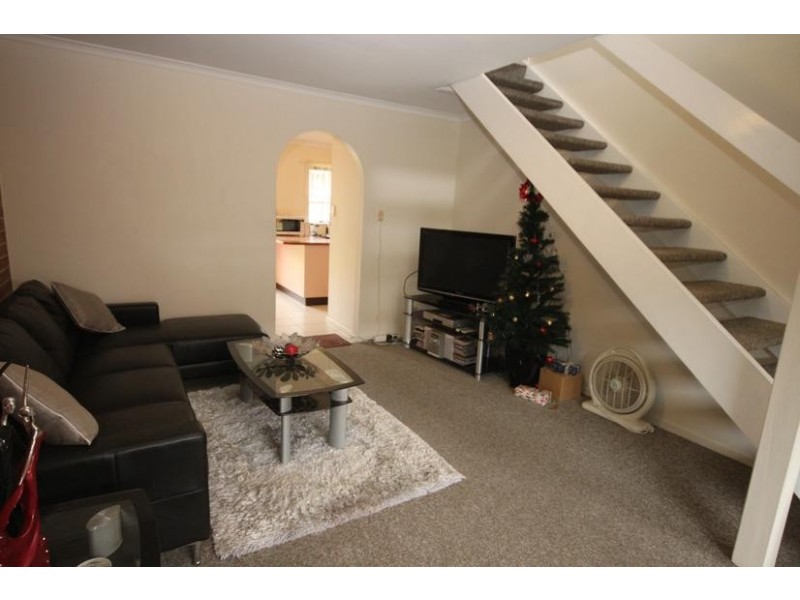 8/8 Warner Ave, Wyong NSW 2259