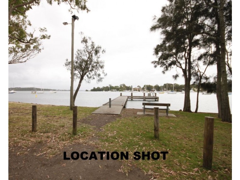 27 Birrabang Avenue, Summerland Point NSW 2259