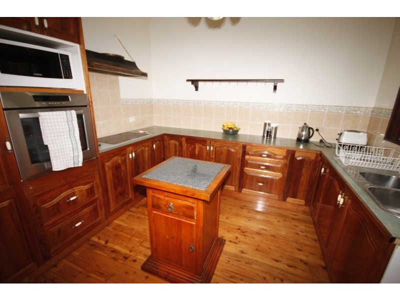 27 Birrabang Ave, Summerland Point NSW 2259