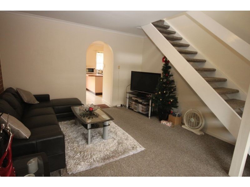 8/8 Warner Avenue, Wyong NSW 2259