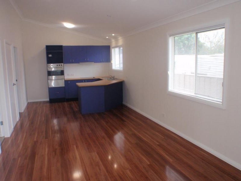 5a Trafalgar Ave, Woy Woy NSW 2256