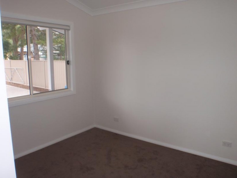 5a Trafalgar Ave, Woy Woy NSW 2256