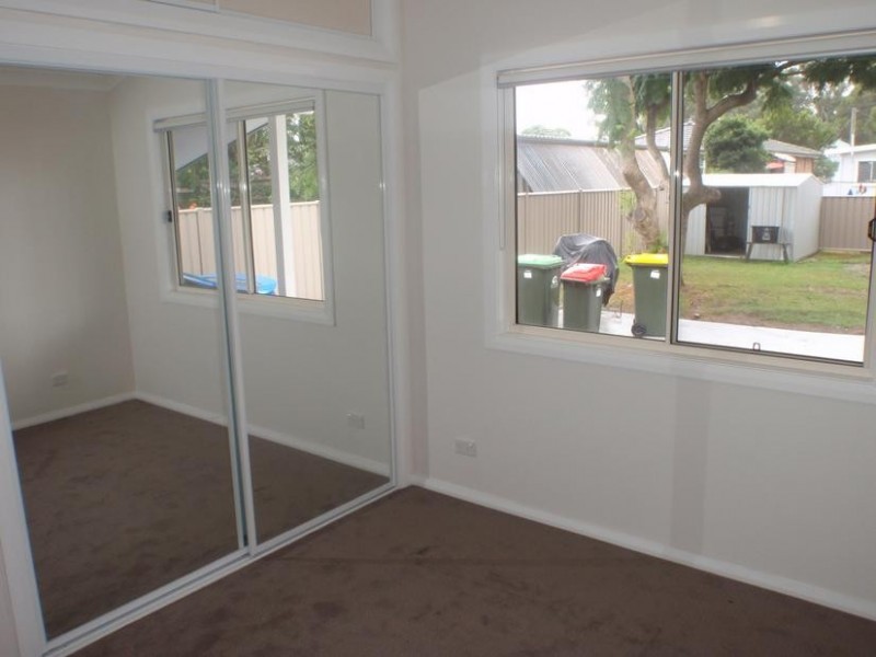 5a Trafalgar Ave, Woy Woy NSW 2256