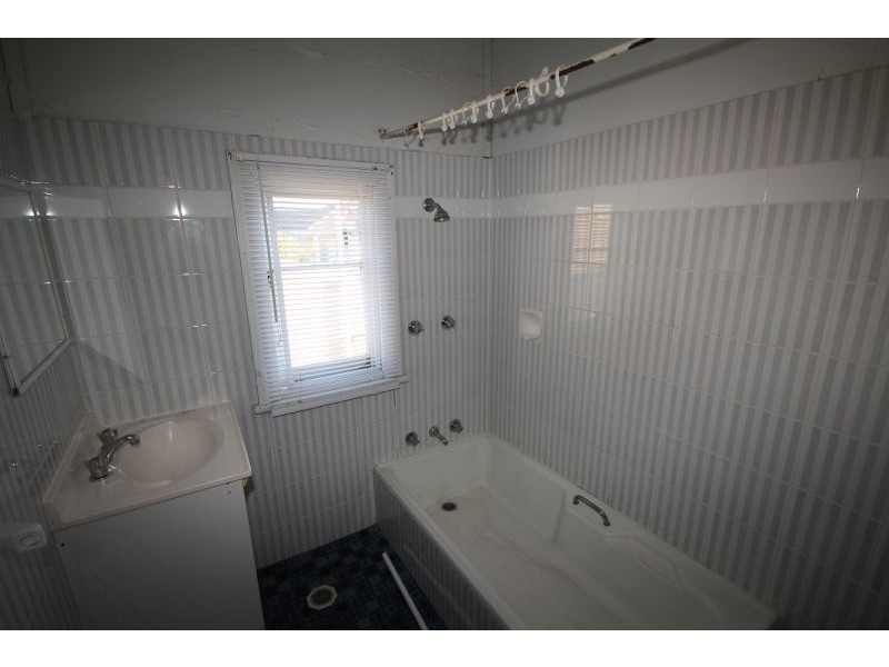 34 Margaret Street,, Wyong NSW 2259