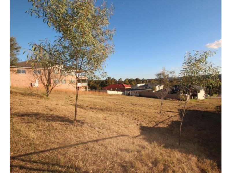 10 Weaver Crescent, Watanobbi NSW 2259