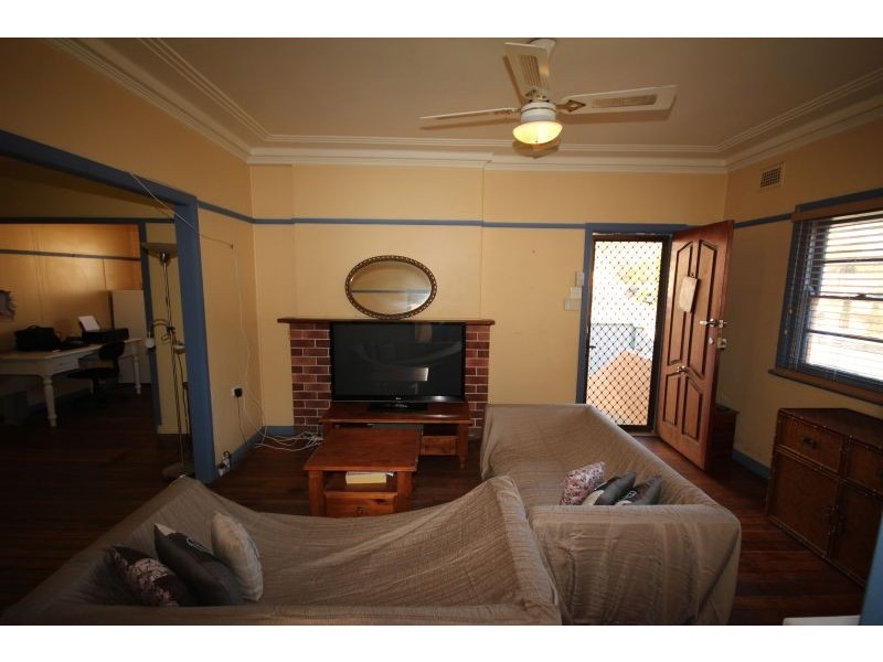 8 Jennings Road, Wyong NSW 2259