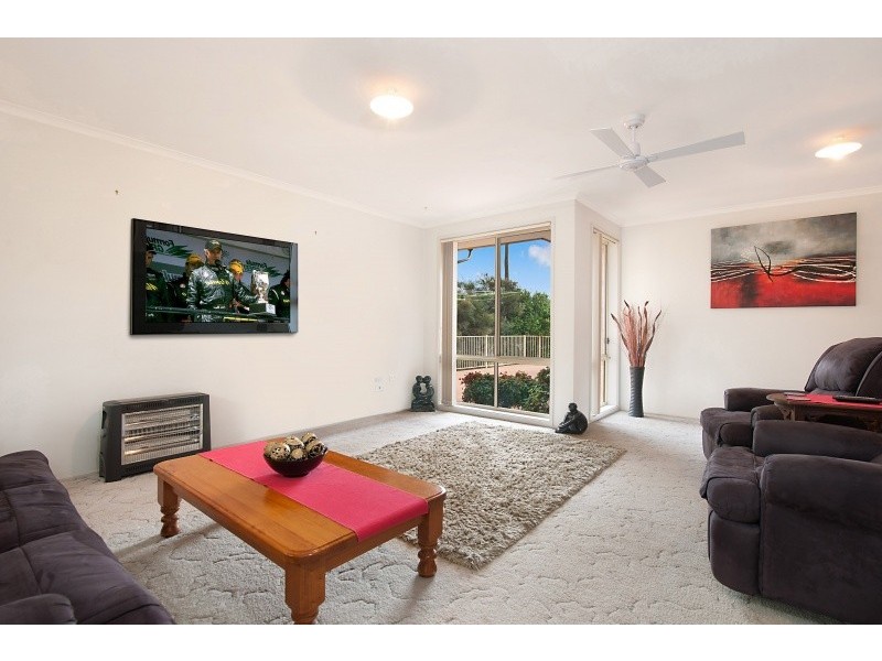 6 Ninian Close, Watanobbi NSW 2259