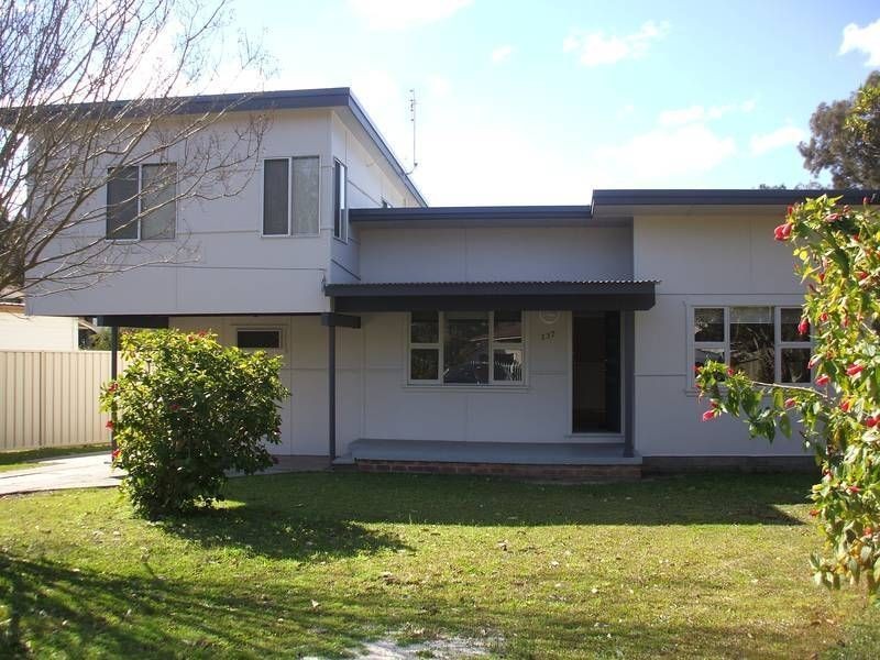 137 Lakedge Avenue, Berkeley Vale NSW 2261