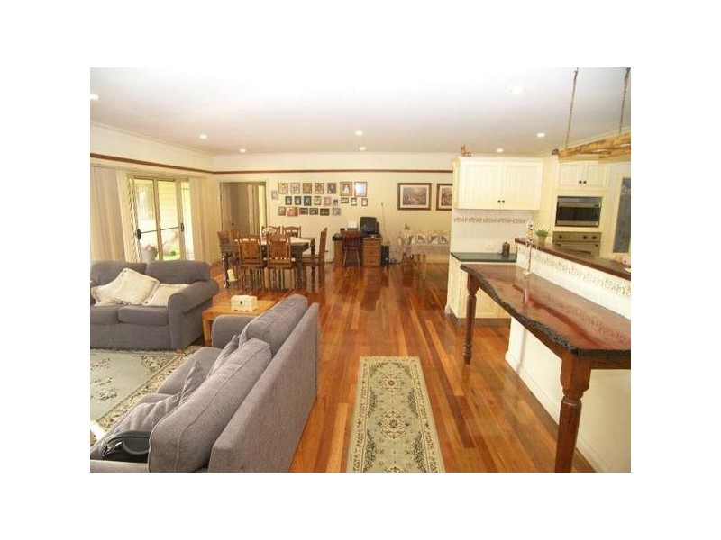 742 Smiths Road, Jilliby NSW 2259