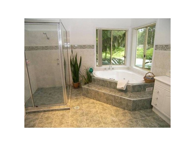 32 Parkride Drive ., Jilliby NSW 2259