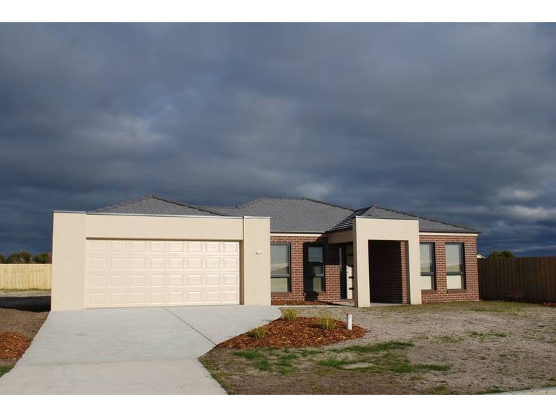 8 Axton Close, George Town TAS 7253