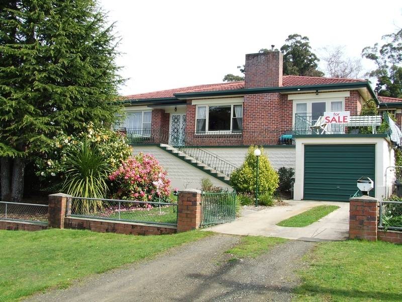 1 Robert Street, Beauty Point TAS 7270