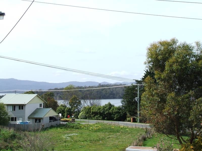 1 Robert Street, Beauty Point TAS 7270
