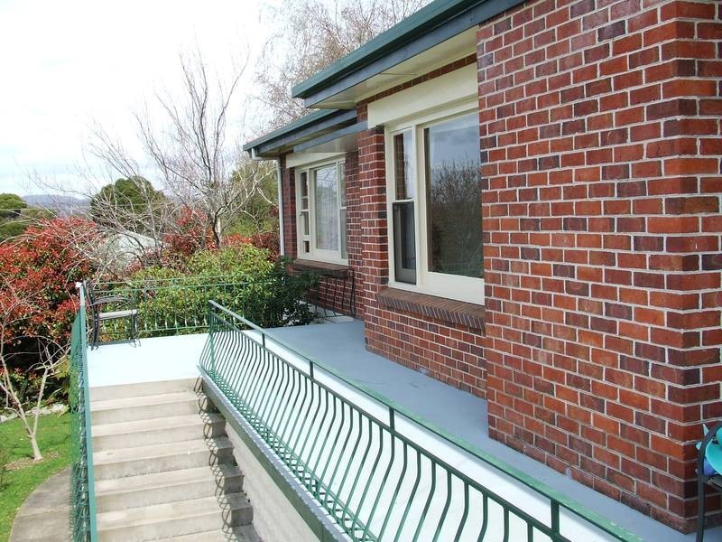 1 Robert Street, Beauty Point TAS 7270