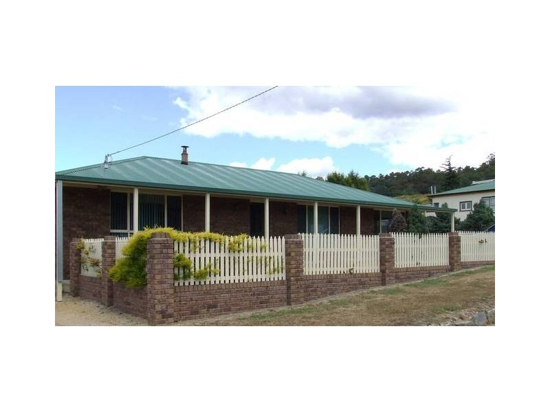 1 Bernard Street, Beaconsfield TAS 7270