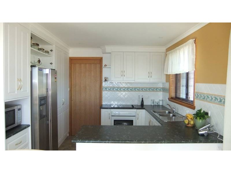 2 Ernest Street, Beauty Point TAS 7270