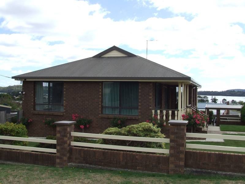 2 Ernest Street, Beauty Point TAS 7270
