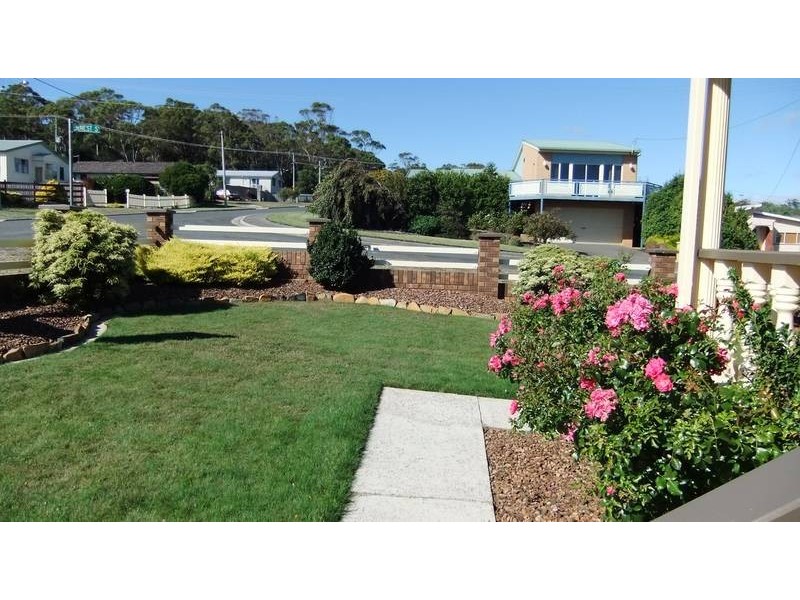 2 Ernest Street, Beauty Point TAS 7270
