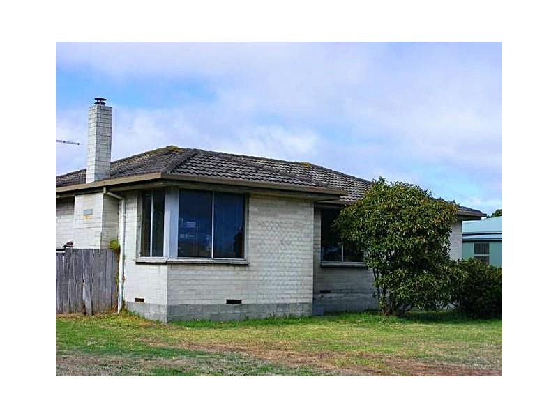 8 Brown Avenue, George Town TAS 7253