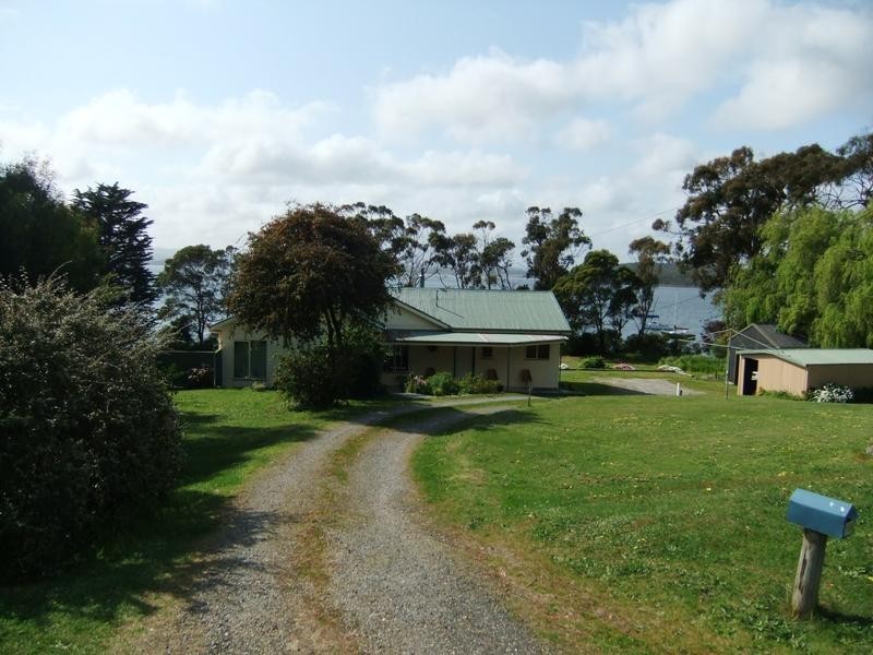 166 Flinders Street, Beauty Point TAS 7270