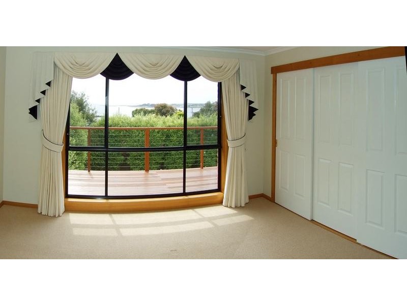 14 Lawrence Street, George Town TAS 7253