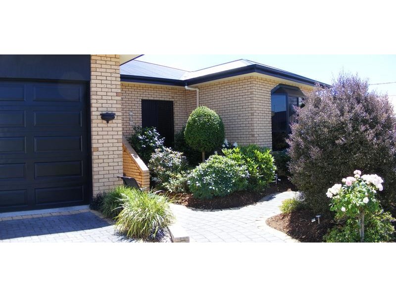 14 Lawrence Street, George Town TAS 7253