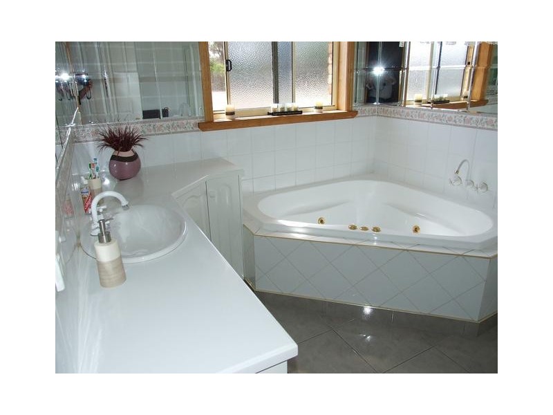 86 Gerzalia Drive, George Town TAS 7253