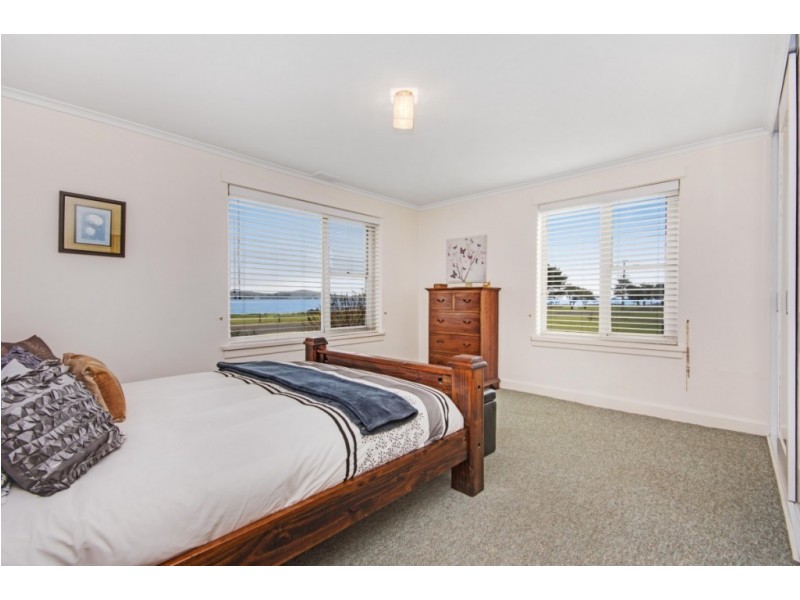 24 Esplanade North, George Town TAS 7253