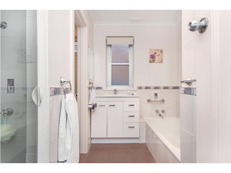 24 Esplanade North, George Town TAS 7253