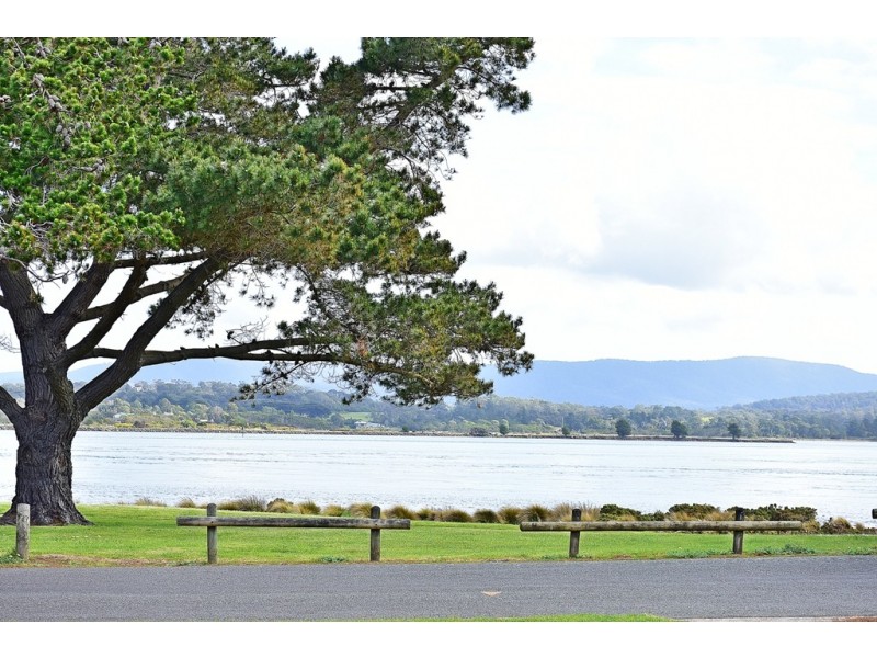 19 Esplanade North, George Town TAS 7253