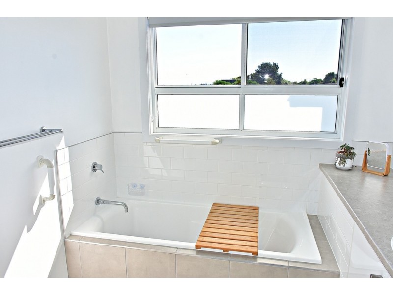 3 The Leads, Low Head TAS 7253