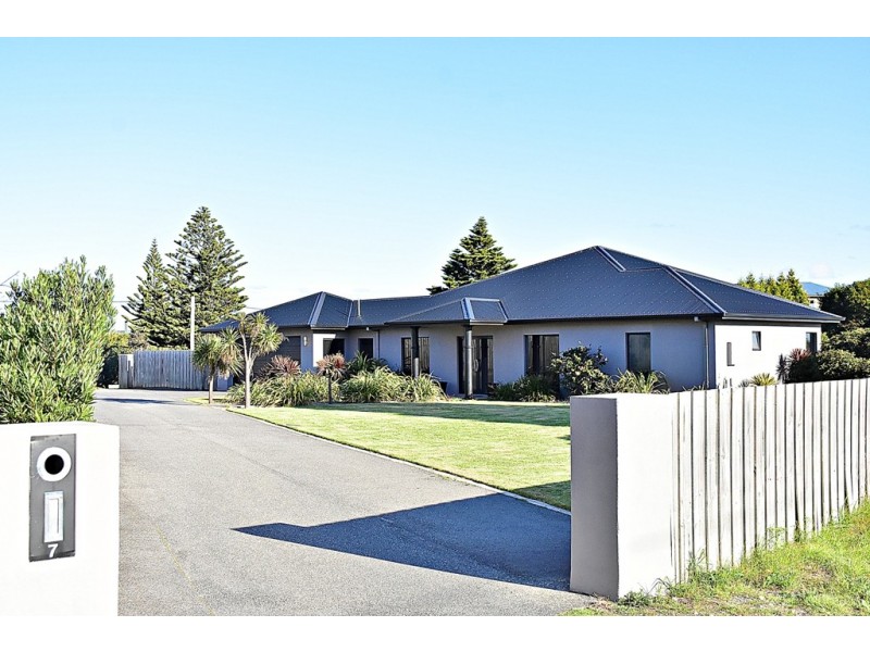 7 Perrin Drive, Low Head TAS 7253