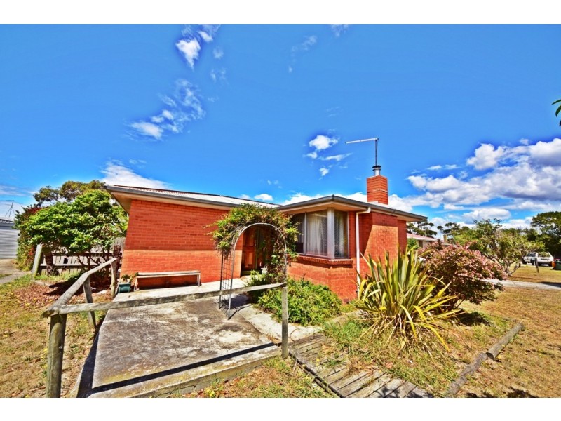4 Simpson Avenue, George Town TAS 7253