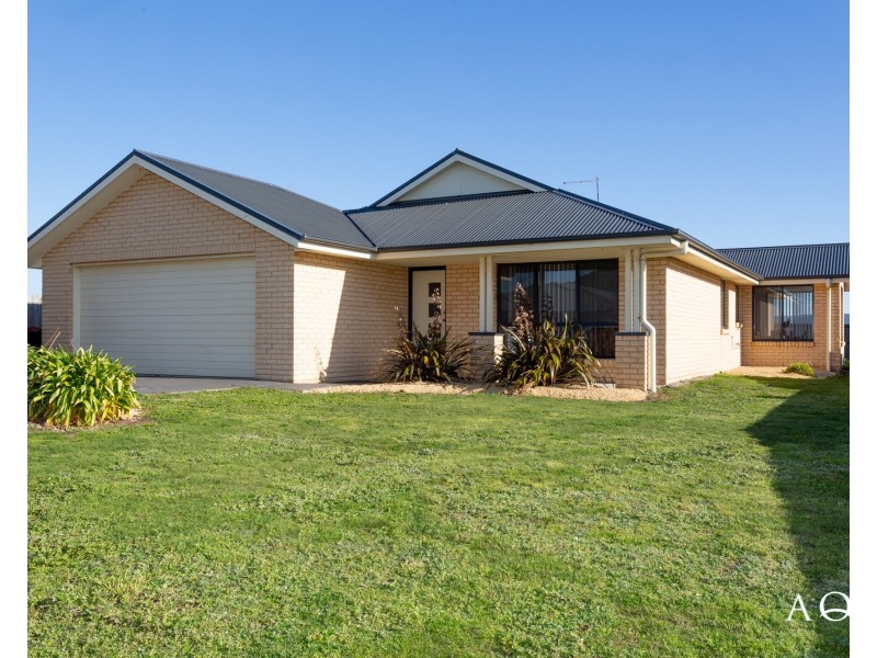 8 Illusion Way, George Town TAS 7253