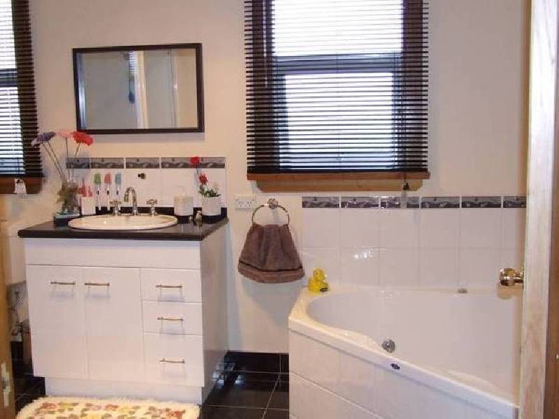 Weld Street, Beaconsfield TAS 7270