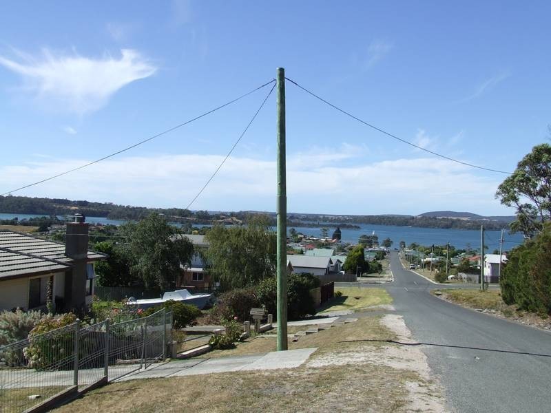 133 Charles Street, Beauty Point TAS 7270