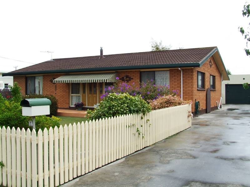 5 Kitchener Avenue, Beauty Point TAS 7270