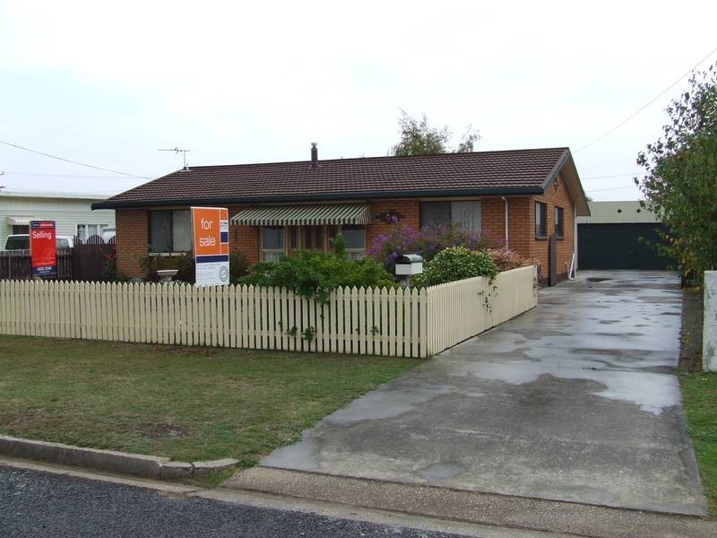 5 Kitchener Avenue, Beauty Point TAS 7270