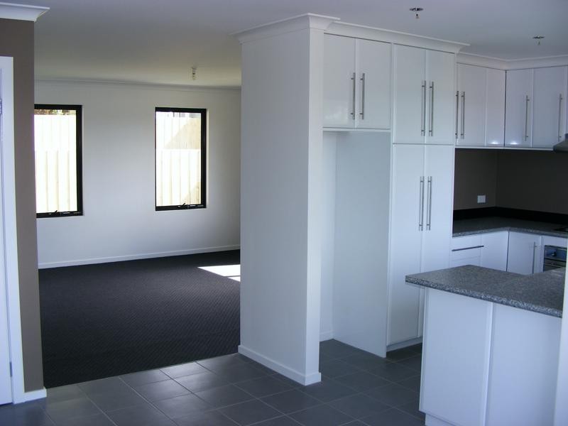 2/39 Button Street, Mowbray TAS 7248