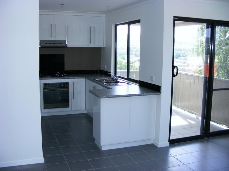 2/39 Button Street, Mowbray TAS 7248