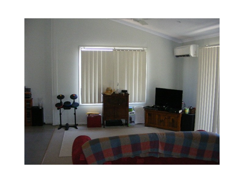 24 Grant Crescent, Wondai QLD 4606