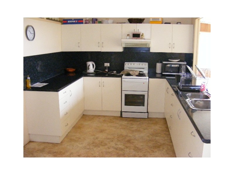 82 Baynes Street, Wondai QLD 4606